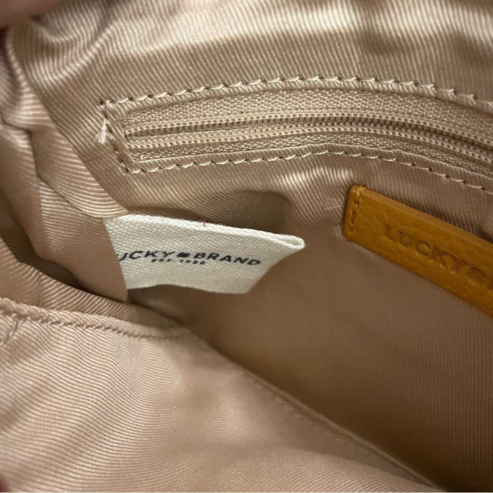 LUCKY BRAND Leather
Shoulder Purse Excellent
Condition Warm Squash Color - Picture 9 of 11
